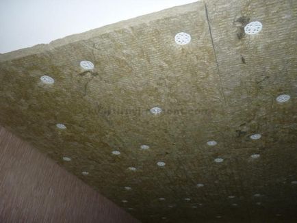 Izolarea fonică a plafonului din apartament sub tavanul suspendat