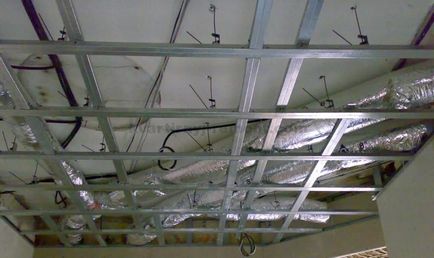 Izolarea fonică a plafonului din apartament sub tavanul suspendat