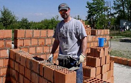 Cât costă să construiești o casă de cărămizi