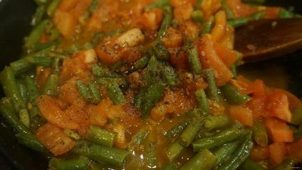 Zöldbab paradicsommal és gyógynövények recept fényképpel (bab) Zöldbab paradicsommal és gyógynövények recept egy fotó