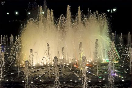 Світломузичний фонтан у парку Царицино