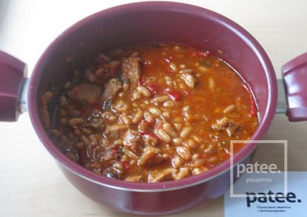 Свинина з квасолею в томатному соусі - рецепт з фотографіями - patee