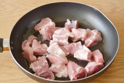 Carne de porc cu cartofi din lut - rețetă cu fotografie