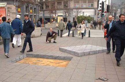 Háromdimenziós rajzok a járdán, Netlore Julian BEEVER, háromdimenziós képek, művészeti, aszfalt, kréta,