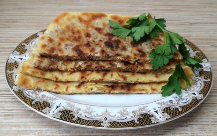 Turte plate turcesti gazleme cu carne sau cu brânză, verde și cartofi - cum să gătești turcesc