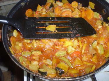 Тушковані кабачки з овочами - прості рецепти