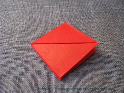 Tulip din hârtie în tehnica origami