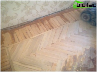 Leveling podeaua din lemn ca o podea pentru un laminat sau linoleum pentru un rezultat ideal