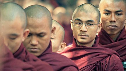 11 călugări budiști arestați în Myanmar, știri vechi
