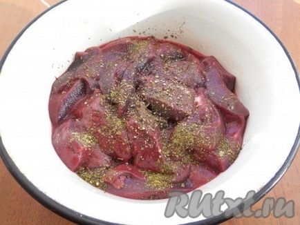 Смажена яловича печінка з підливою - готуємо покроково з фото