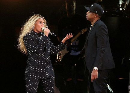 Beyonce a fost din nou acuzată de o burtă falsă