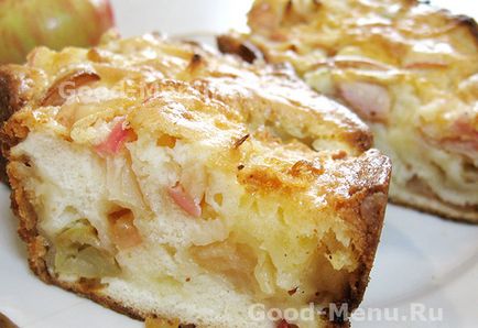 Бісквітний яблучний пиріг - рецепт з фото