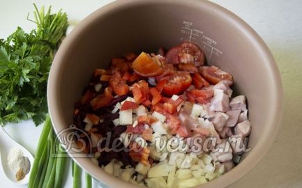 Borsch egy lépésről lépésre recept multivarka (7 fotók)