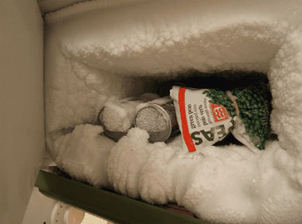 Що робити якщо пробив морозилку в холодильнику - вартість в Харкові і Москві