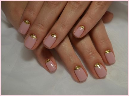 Nails tervezés gél köröm divat trendek, nyári hangulat, kabát, hold manikűr, fényes