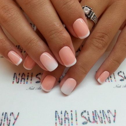 Nails tervezés gél köröm divat trendek, nyári hangulat, kabát, hold manikűr, fényes