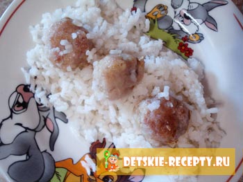 Húsgombóc darált csirke rizzsel, gyermek receptek, konyha