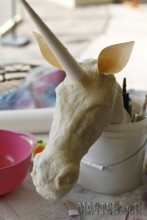 Șeful unicornului, m (papier mache), mater