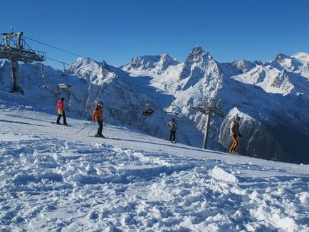 Gornolzhyny üdülőhely Dombay síszezon, az árak a 2016-2017, a rendszer fut, vélemények