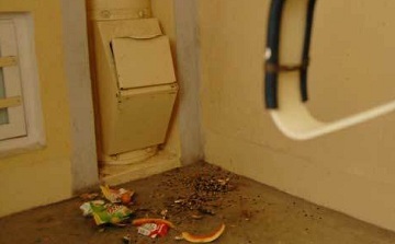 Care este norma pentru depozitarea gunoiului într-un bloc de apartamente