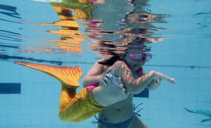 Як навчитися плавати в хвості русалки швидко