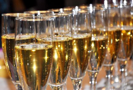 Cum să distingi șampania reală de fals