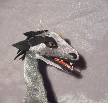 Як зробити дракона з каркаса