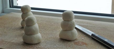 Як зробити сніговика з тіста