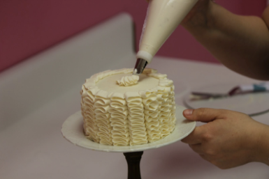 Cum sa faci un tort cu mancaruri dintr-o crema cremoasa