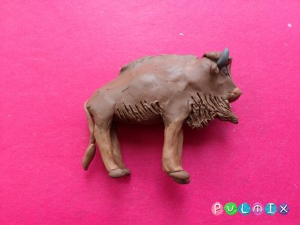 Cum se formează în etape un bizon din plasticină