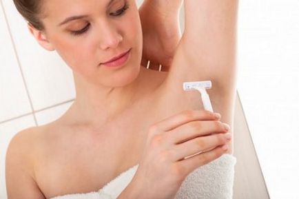 Cum se elimină iritarea după bărbierit