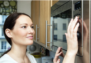 Cum să eliminați un miros neplăcut de la un cuptor cu microunde și să eliminați mirosul de ardere - ziua femeii