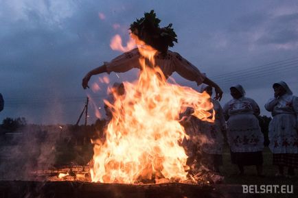 Як в Кузьмич русалку вибирали і потім від неї тікали