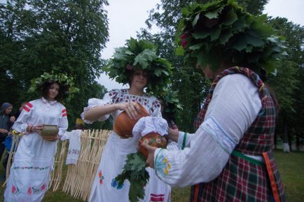 Як в Кузьмич русалку вибирали і потім від неї тікали