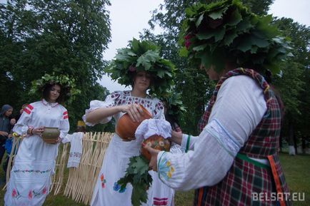 Як в Кузьмич русалку вибирали і потім від неї тікали