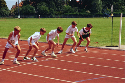 Cum să vă protejați copilul împotriva riscurilor sportive