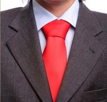 Червоний галстук є найбільш екстравагантним і неординарним серед чоловічих аксесуарів