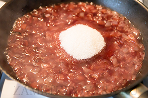 Червоний цибульний соус, прості кулінарні рецепти з фотографіями