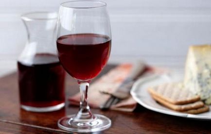 Vin roșu acasă - un produs natural valoroasă