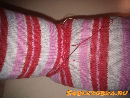 Конячка з шкарпеток шиємо іграшку своїми руками