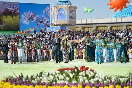 Світ зустрічає Науриз