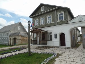 Raportați o călătorie de la Pskov la Pechory și Izborsk, călătorii independente