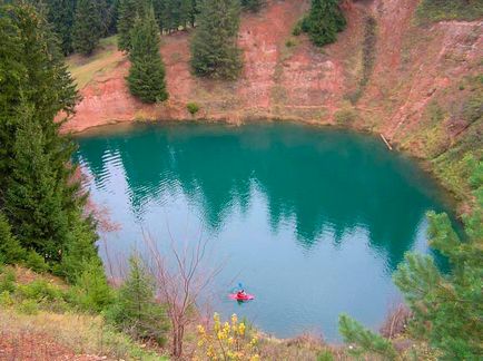 Lacul ochiului marin, călătorul