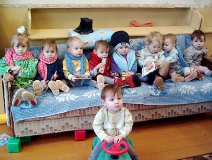 De ce milioane de cetățeni ai Rusiei își predau copiii la orfelinate