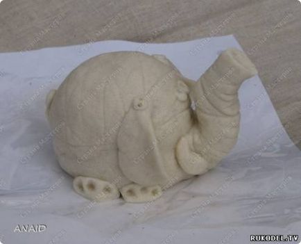 Handmade - un elefant - dintr-un aluat sărat, cu mâinile tale