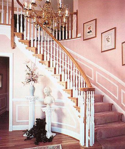 Привабливий інтер'єр прихожей зі сходами в приватному будинку своїми руками варіанти і стилі
