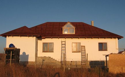 Szakmai házak építése szalmából készült Ukrajnában