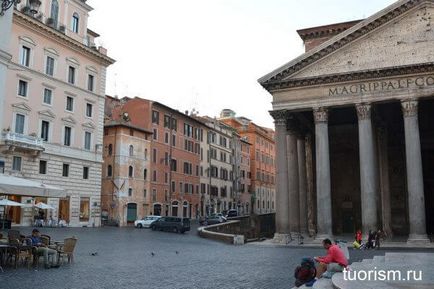 Piazza della Rotunda - pătratul din fața panteonului