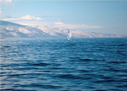 Râul curge din Baikal, fotografii ale hangarului de la sursă