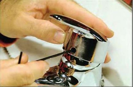 Javítása a labda műbillentyű a felszálló, miért razhavaya folyóvíz a konyhában